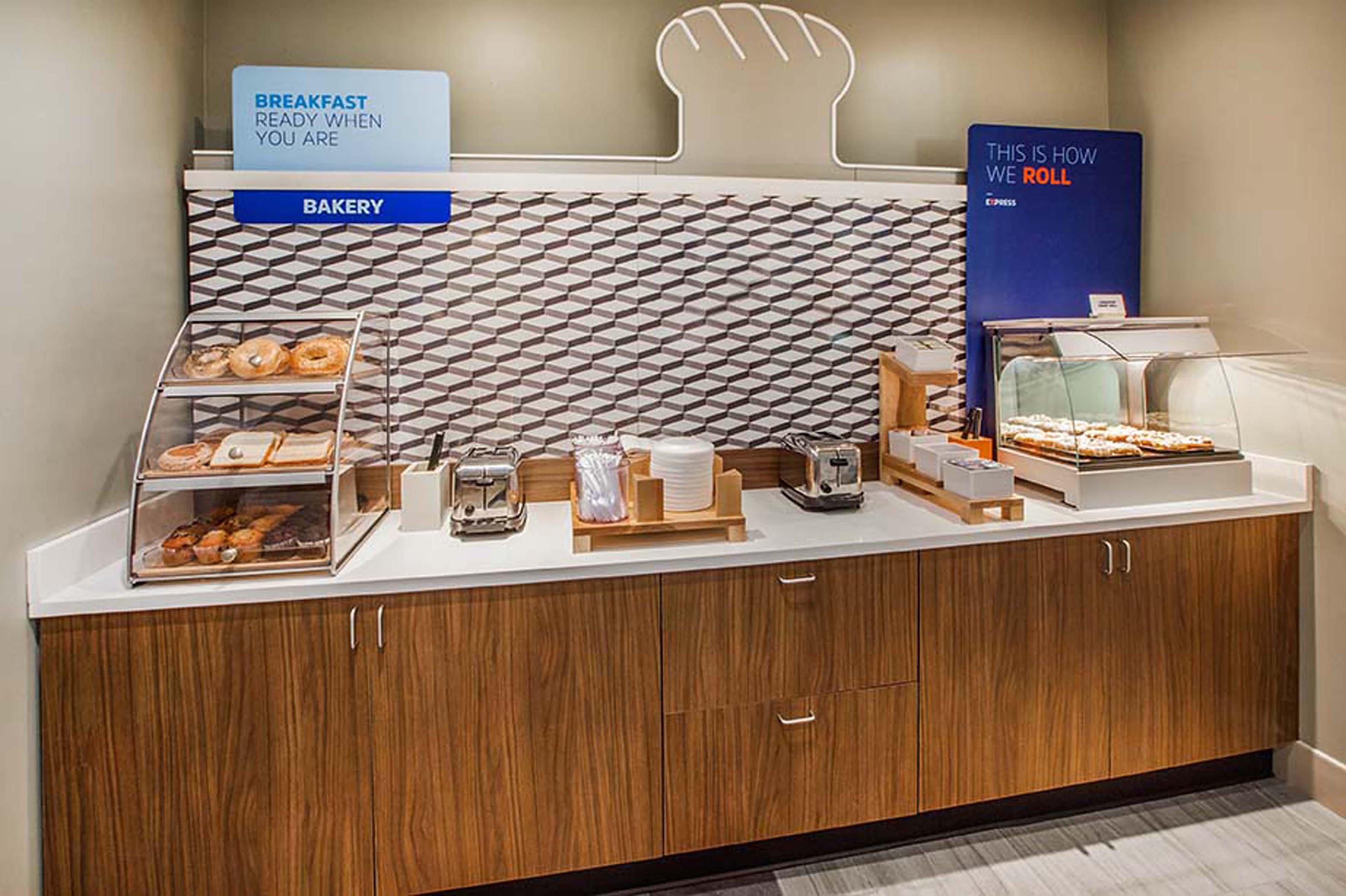 Holiday Inn Express Arlington Interstate 20 Parks Mall By Ihg Экстерьер фото