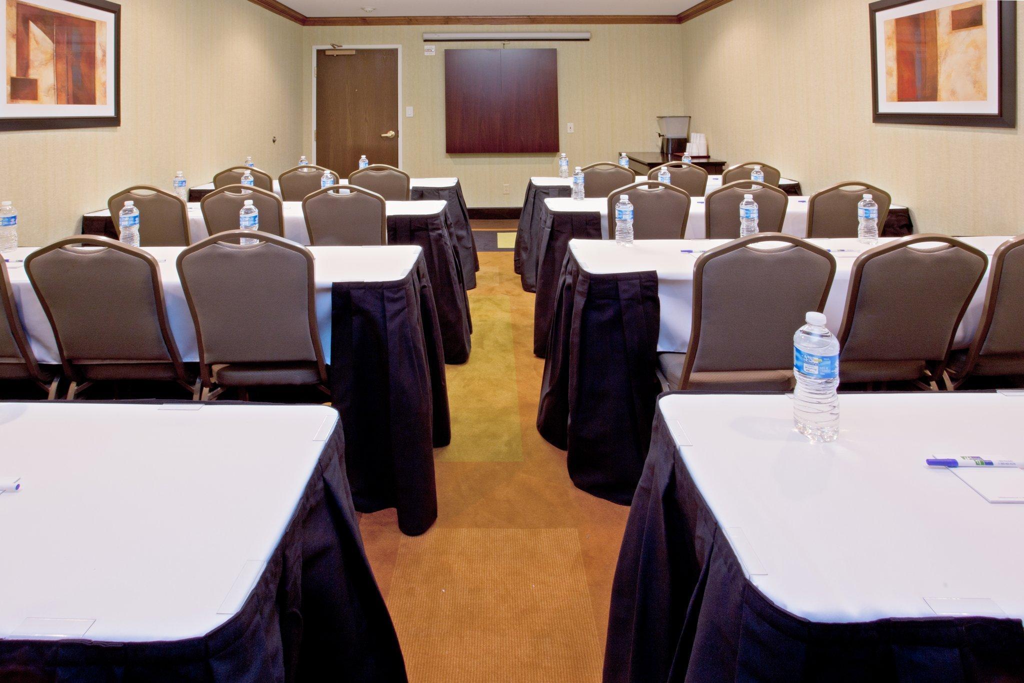 Holiday Inn Express Arlington Interstate 20 Parks Mall By Ihg Экстерьер фото
