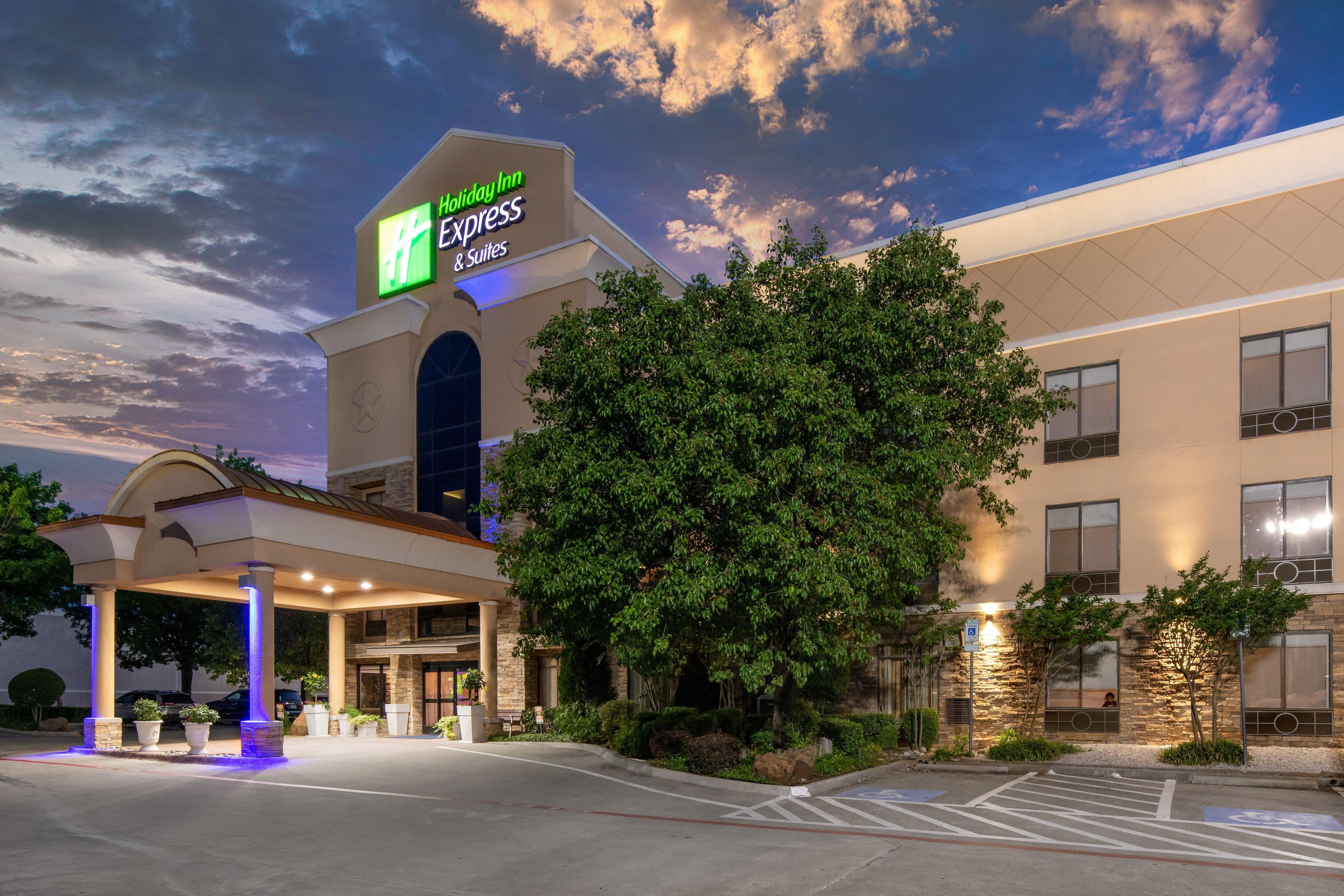 Holiday Inn Express Arlington Interstate 20 Parks Mall By Ihg Экстерьер фото