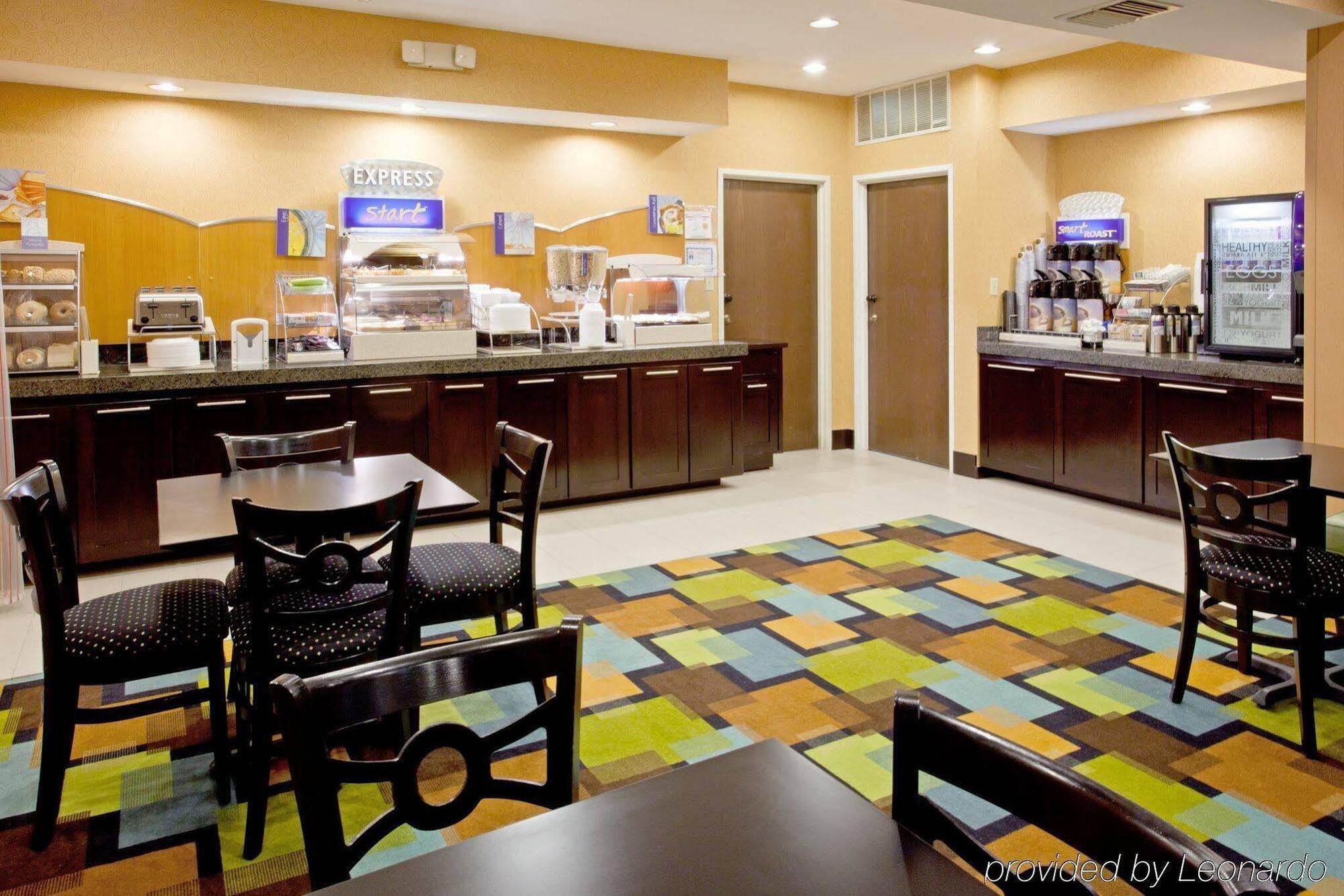 Holiday Inn Express Arlington Interstate 20 Parks Mall By Ihg Экстерьер фото